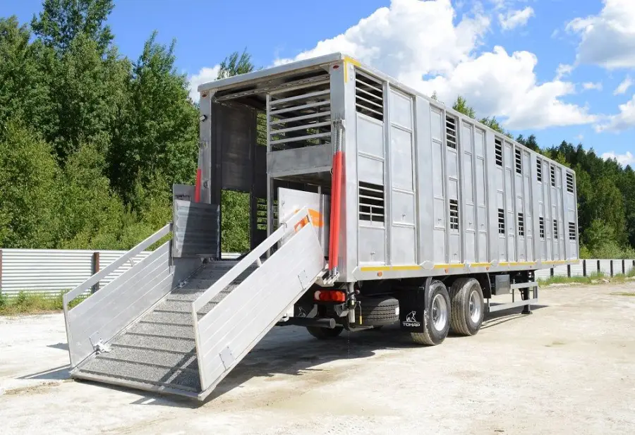 Полуприцеп скотовоз Тонар-98262 для перевозки свиней
